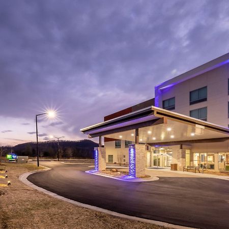 Holiday Inn Express & Suites - Marion, An Ihg Hotel Exterior photo