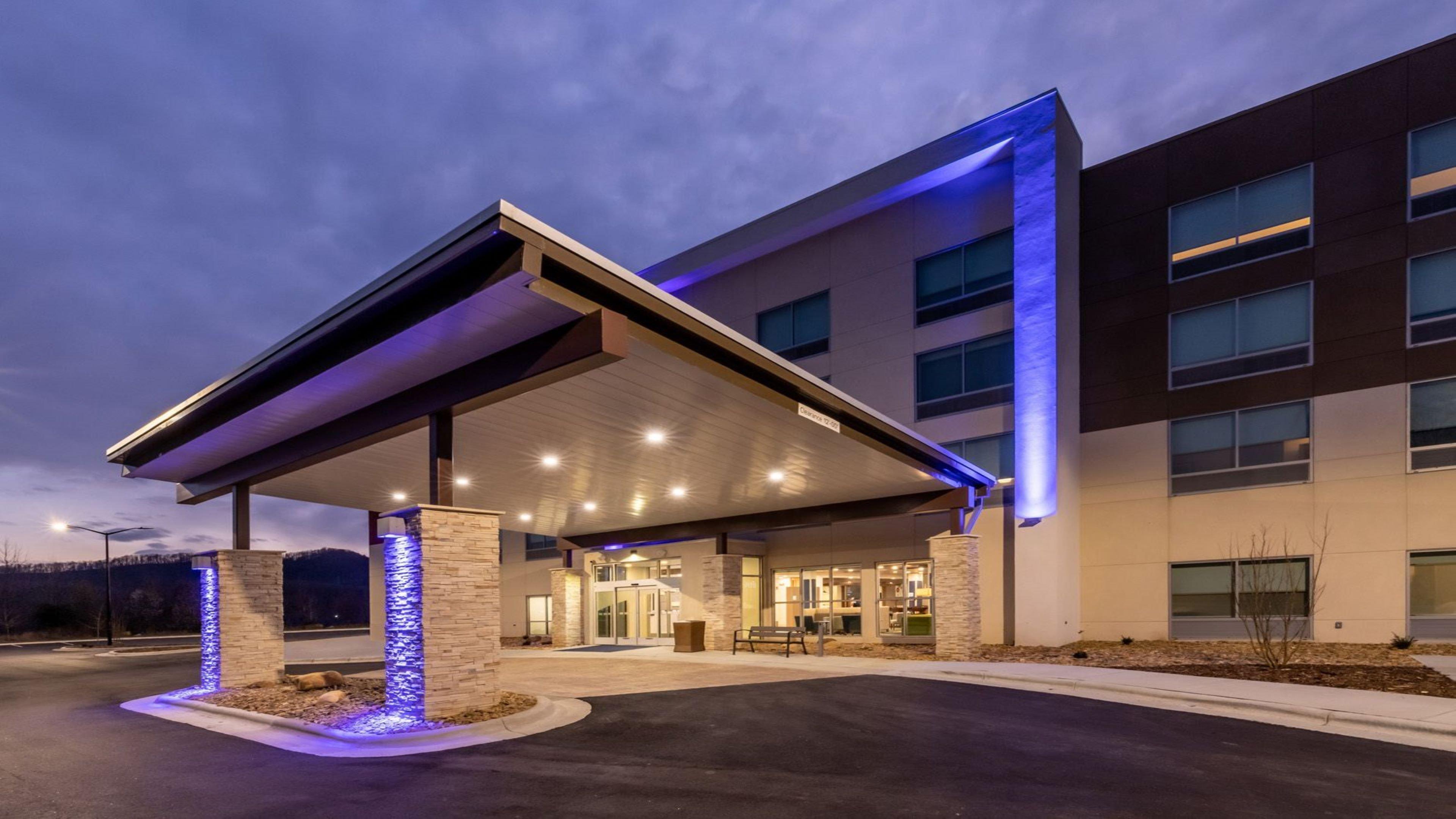 Holiday Inn Express & Suites - Marion, An Ihg Hotel Exterior photo